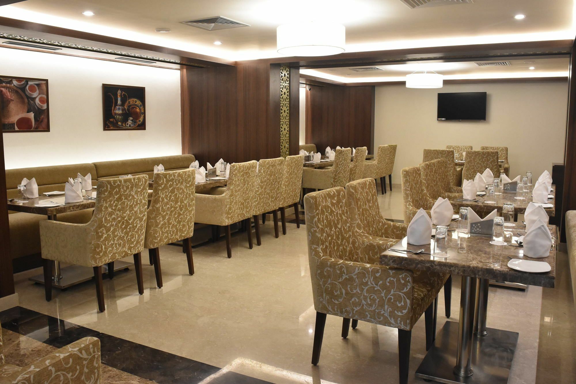 Ss Lumina Hotel Bangalore Luaran gambar