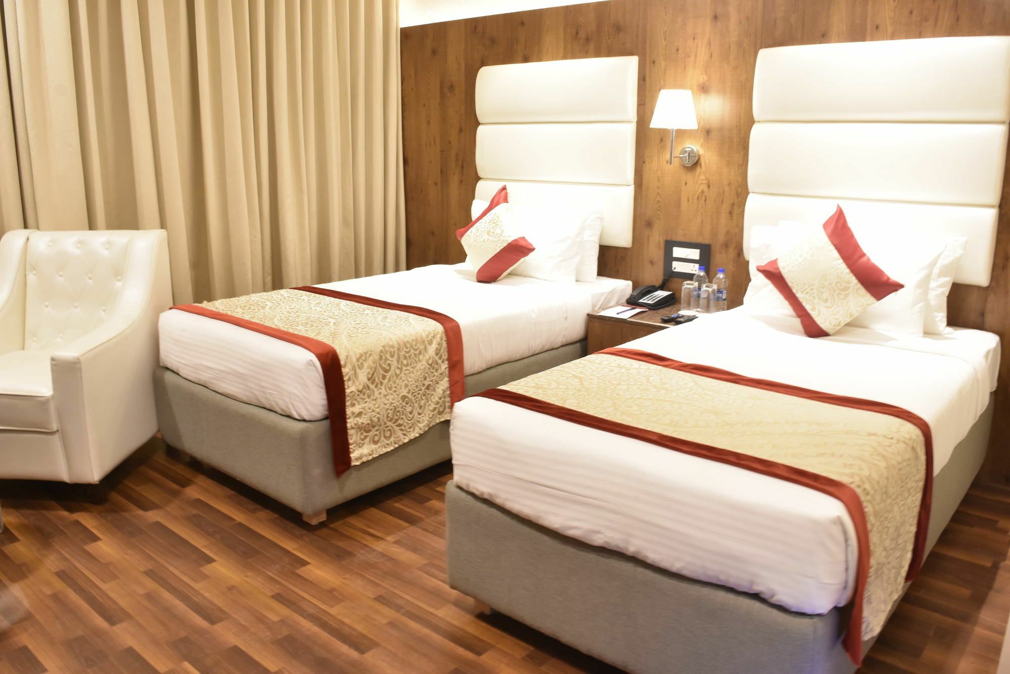 Ss Lumina Hotel Bangalore Luaran gambar