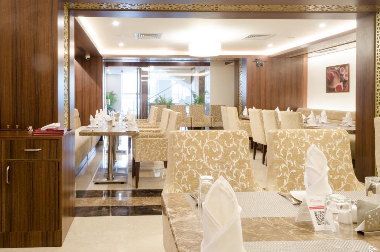 Ss Lumina Hotel Bangalore Luaran gambar